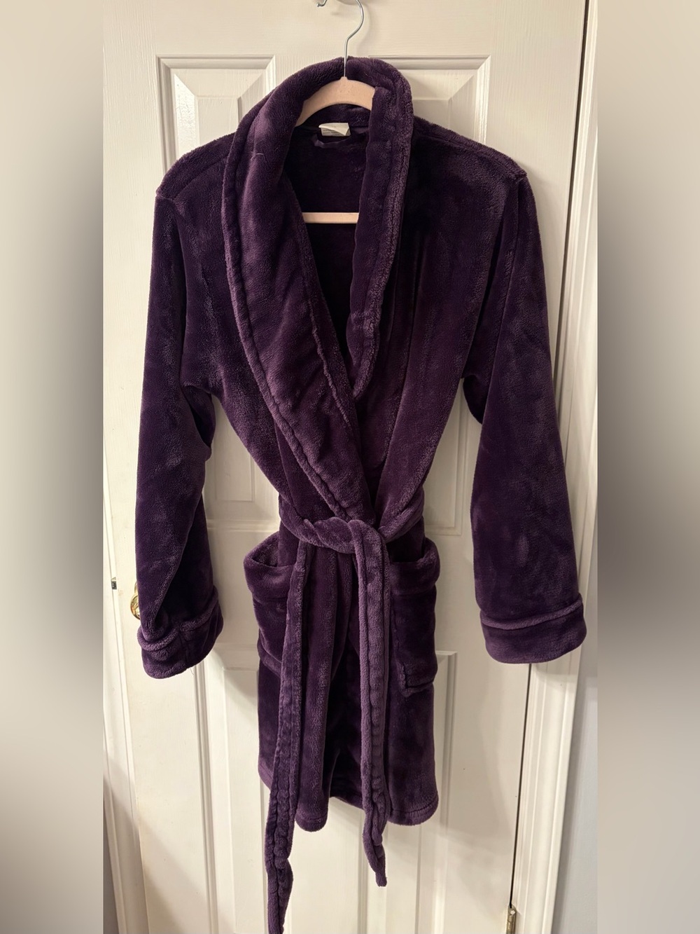 Plush Shawl-Collar Women's Robe Jacket in Deep Purple Soma